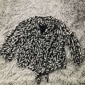 Haven London- LARGE- Black and White Leaf Print Button-Front Blouse Crop